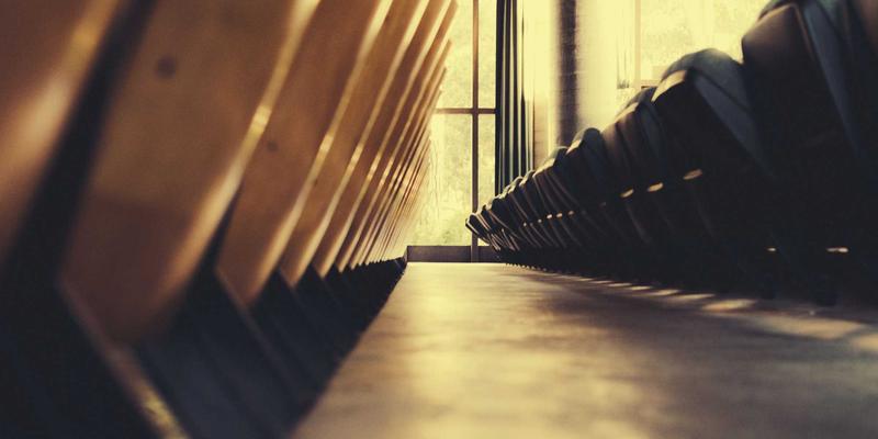 革命文化题材课文的教学新路径：基于学习任务群的大单元设计与古诗词写作技巧融合